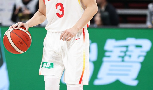 开云体育-媒体人：刚结束国家队任务 胡明轩就直奔体育总局医院治疗膝伤