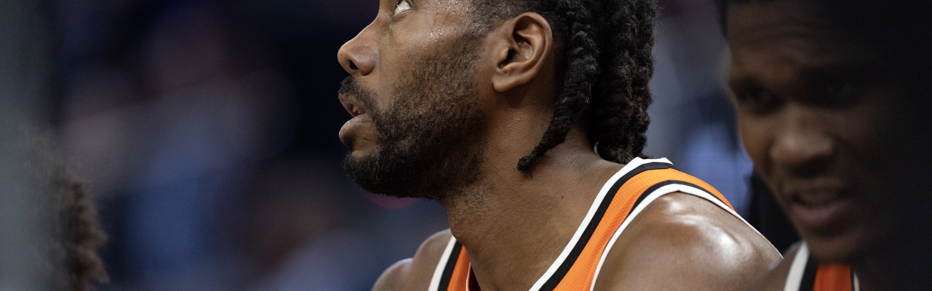 开云体育-20中15&amp;正负值+41！解说：小卡的表现像写好的程序一样精密又高效